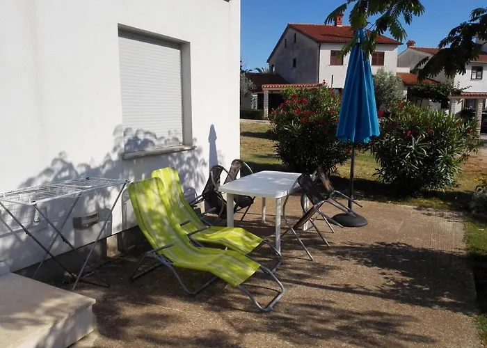 Stinjan Kascuni Apartman *