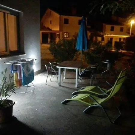 Apartment Stinjan Kascuni *